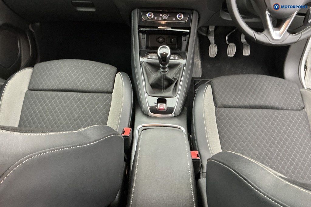 Vauxhall Grandland X Tech Line Nav Manual Petrol SUV - Stock Number (1631605) - 10th supplementary image