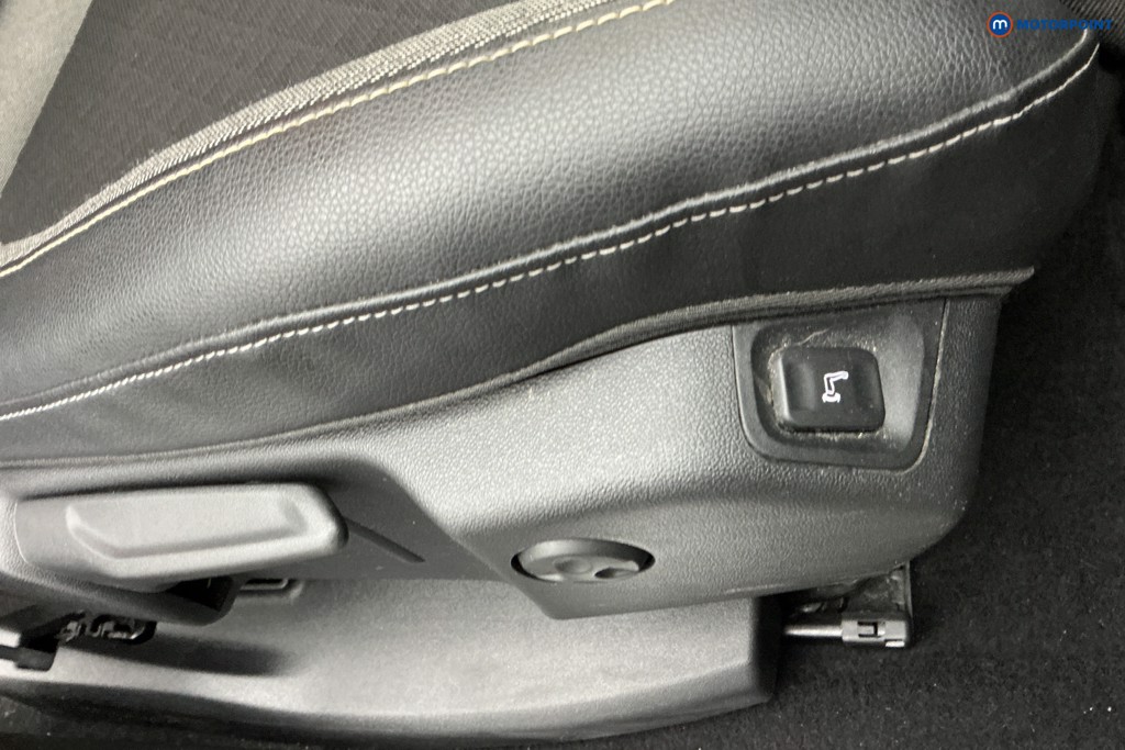 Vauxhall Grandland X Tech Line Nav Manual Petrol SUV - Stock Number (1631605) - 24th supplementary image