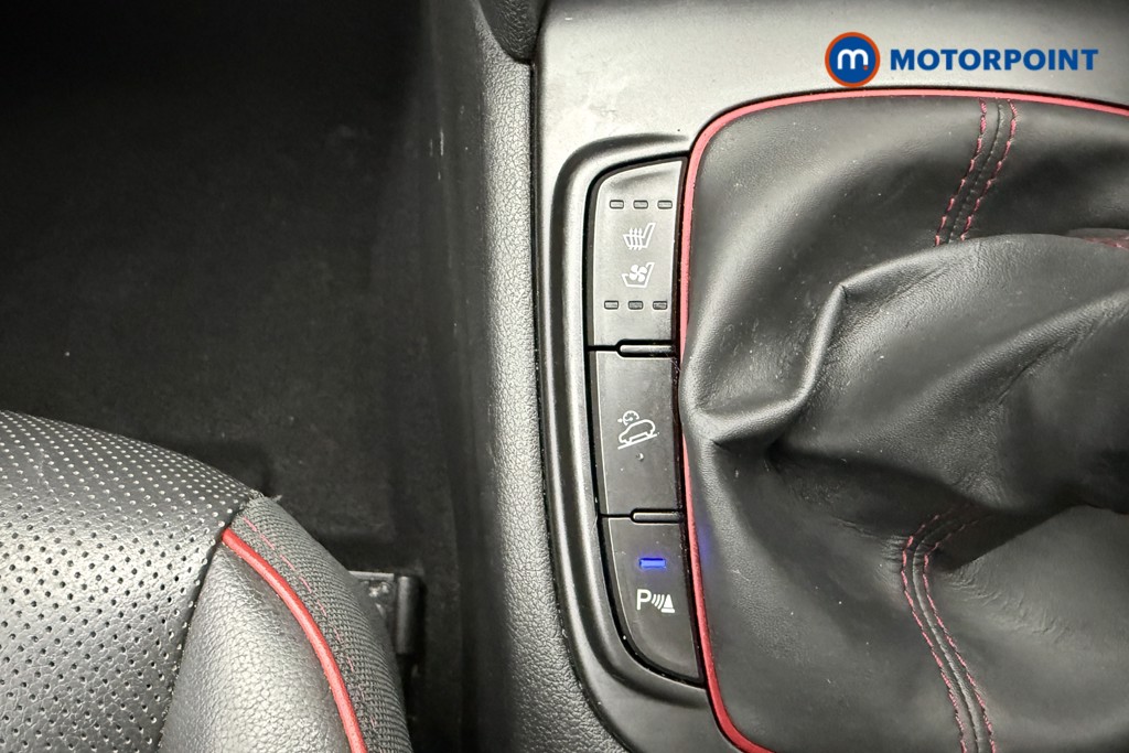 Hyundai Kona Premium Se Manual Petrol SUV - Stock Number (1633429) - 15th supplementary image