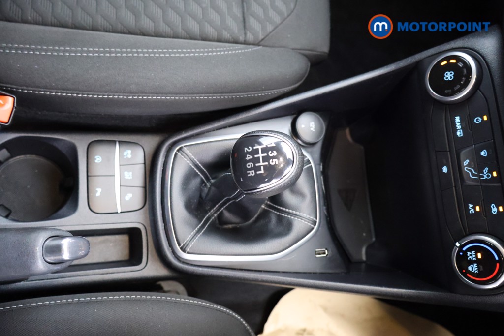 Ford Fiesta Titanium Manual Petrol Hatchback - Stock Number (1633871) - 8th supplementary image
