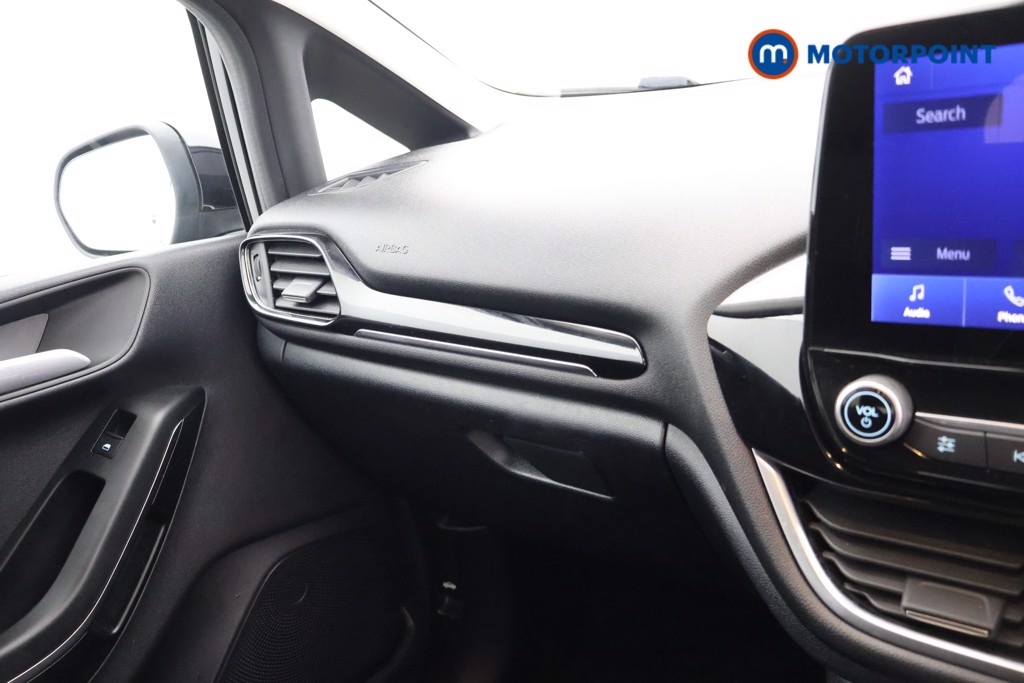 Ford Fiesta Titanium Manual Petrol Hatchback - Stock Number (1633871) - 9th supplementary image