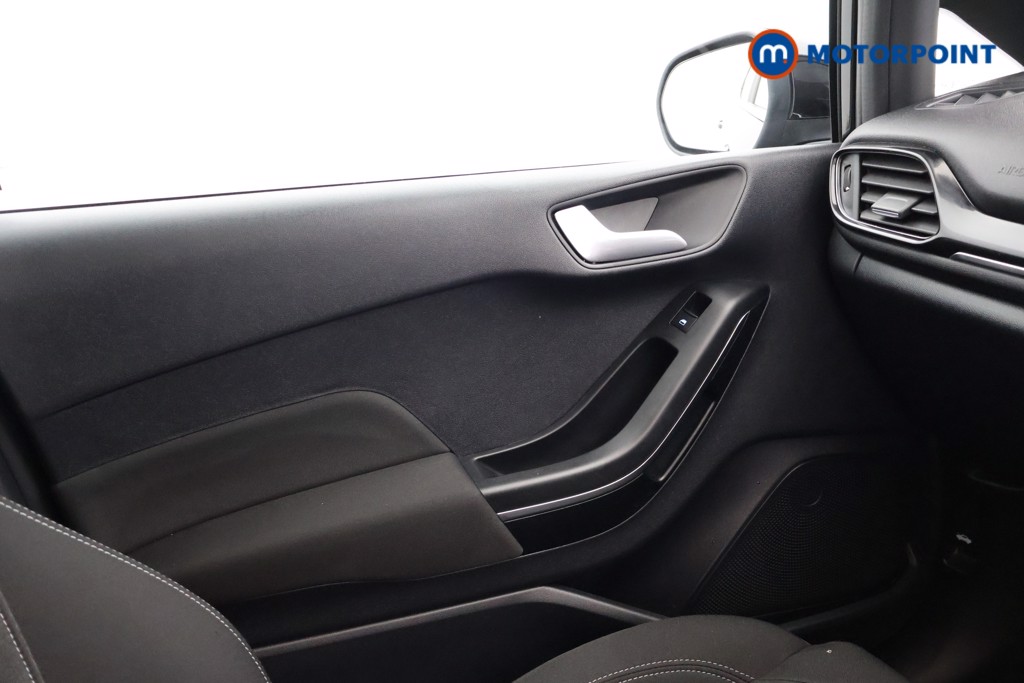 Ford Fiesta Titanium Manual Petrol Hatchback - Stock Number (1633871) - 10th supplementary image