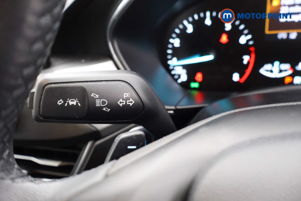 Ford Focus Titanium Automatic Petrol Hatchback - Stock Number (1634474) - 5th supplementary image