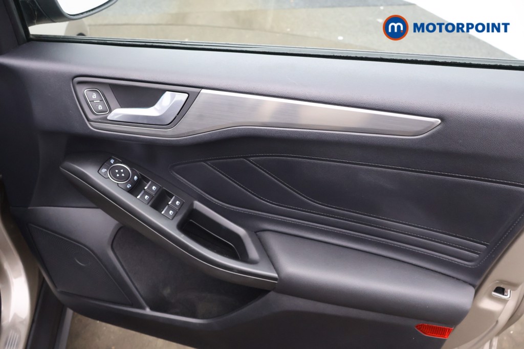 Ford Focus Titanium Automatic Petrol Hatchback - Stock Number (1634474) - 11th supplementary image