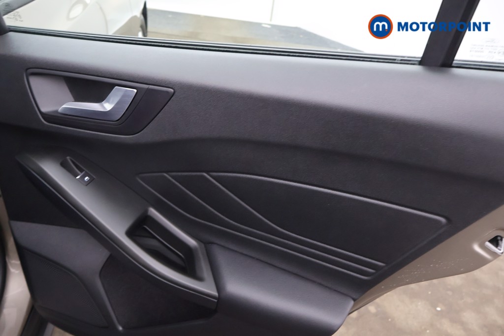 Ford Focus Titanium Automatic Petrol Hatchback - Stock Number (1634474) - 16th supplementary image