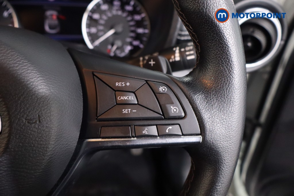 Nissan Juke N-Connecta Automatic Petrol SUV - Stock Number (1634574) - 8th supplementary image