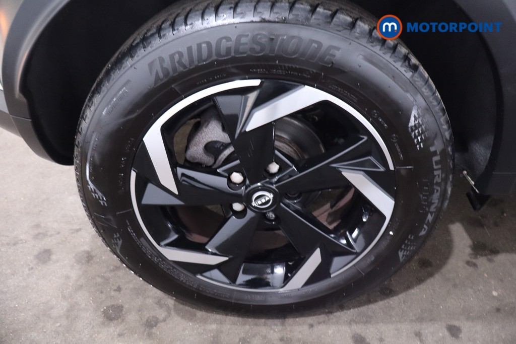 Nissan Juke N-Connecta Automatic Petrol SUV - Stock Number (1634574) - 9th supplementary image