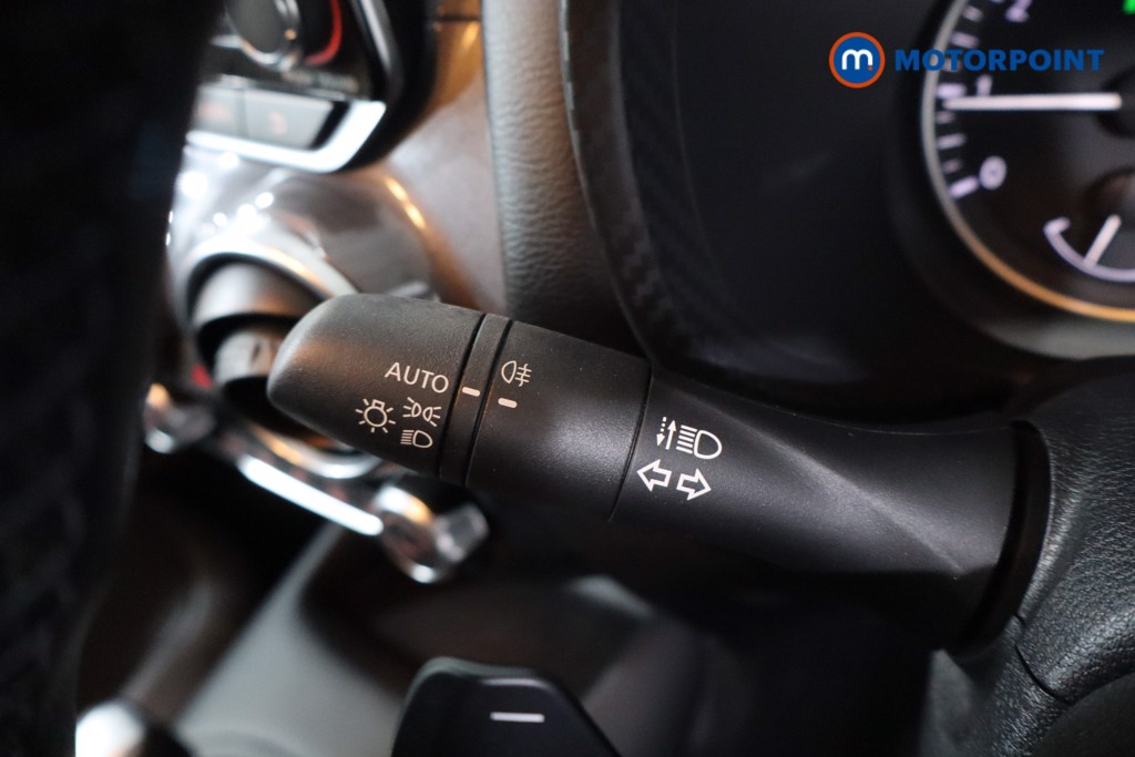 Nissan Juke N-Connecta Automatic Petrol SUV - Stock Number (1634574) - 14th supplementary image