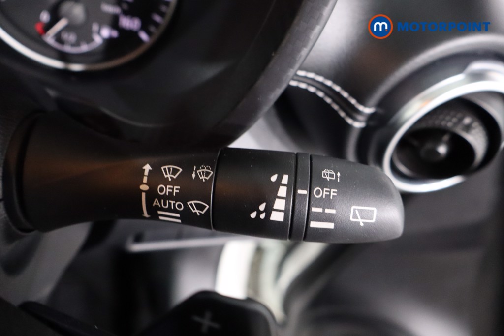 Nissan Juke N-Connecta Automatic Petrol SUV - Stock Number (1634574) - 15th supplementary image