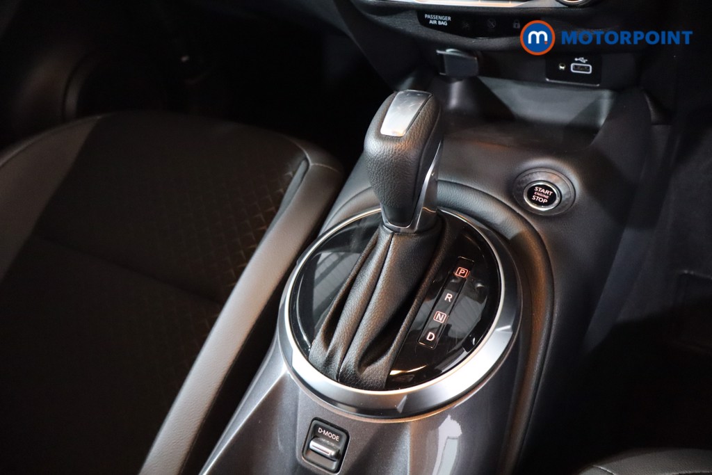 Nissan Juke N-Connecta Automatic Petrol SUV - Stock Number (1634574) - 20th supplementary image