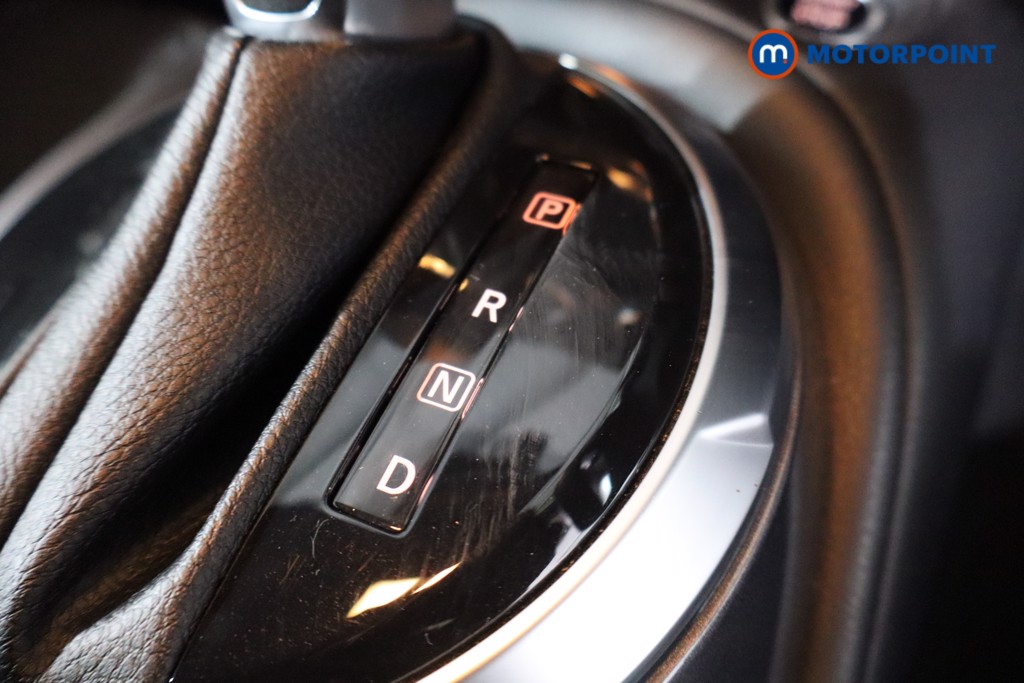 Nissan Juke N-Connecta Automatic Petrol SUV - Stock Number (1634574) - 22nd supplementary image