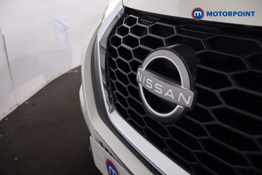 Nissan Juke N-Connecta Automatic Petrol SUV - Stock Number (1634574) - 29th supplementary image