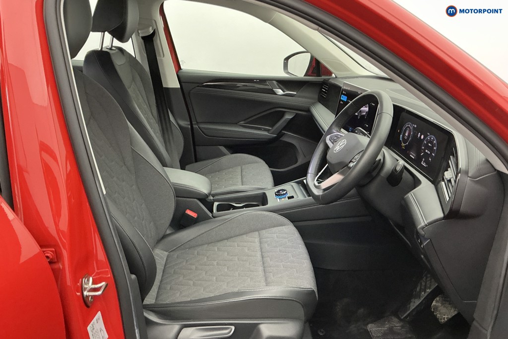 Volkswagen Tiguan Life Automatic Petrol SUV - Stock Number (1634926) - 6th supplementary image