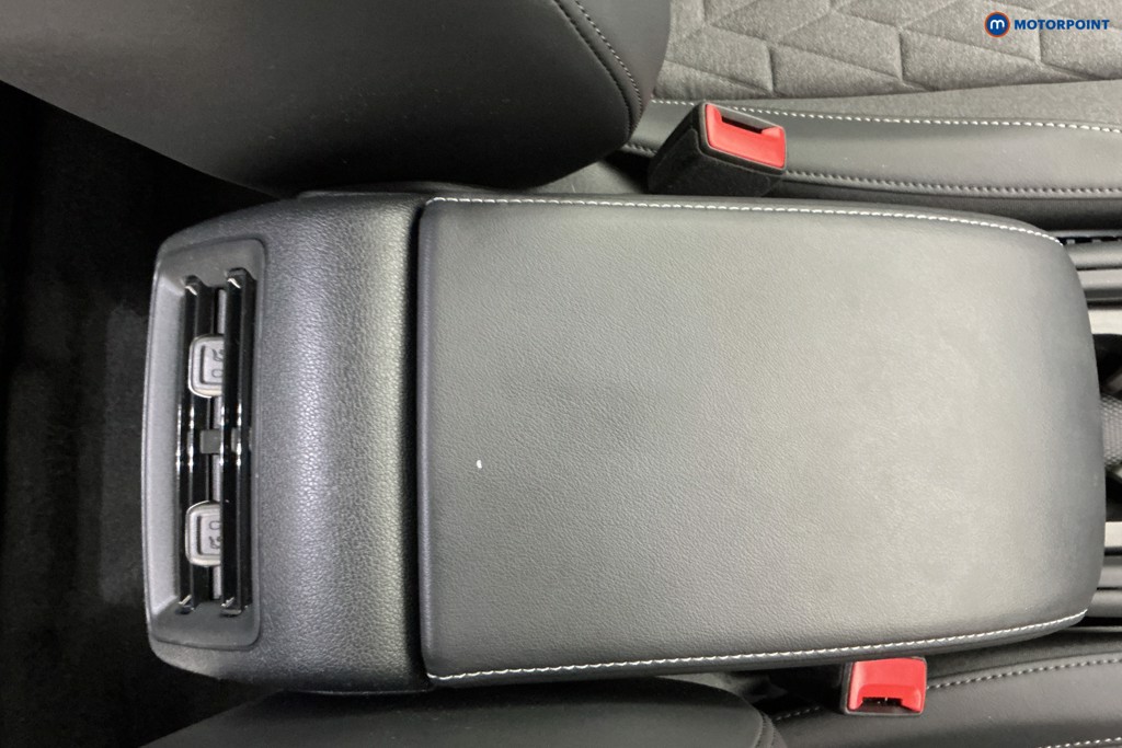 Volkswagen Tiguan Life Automatic Petrol SUV - Stock Number (1634926) - 15th supplementary image