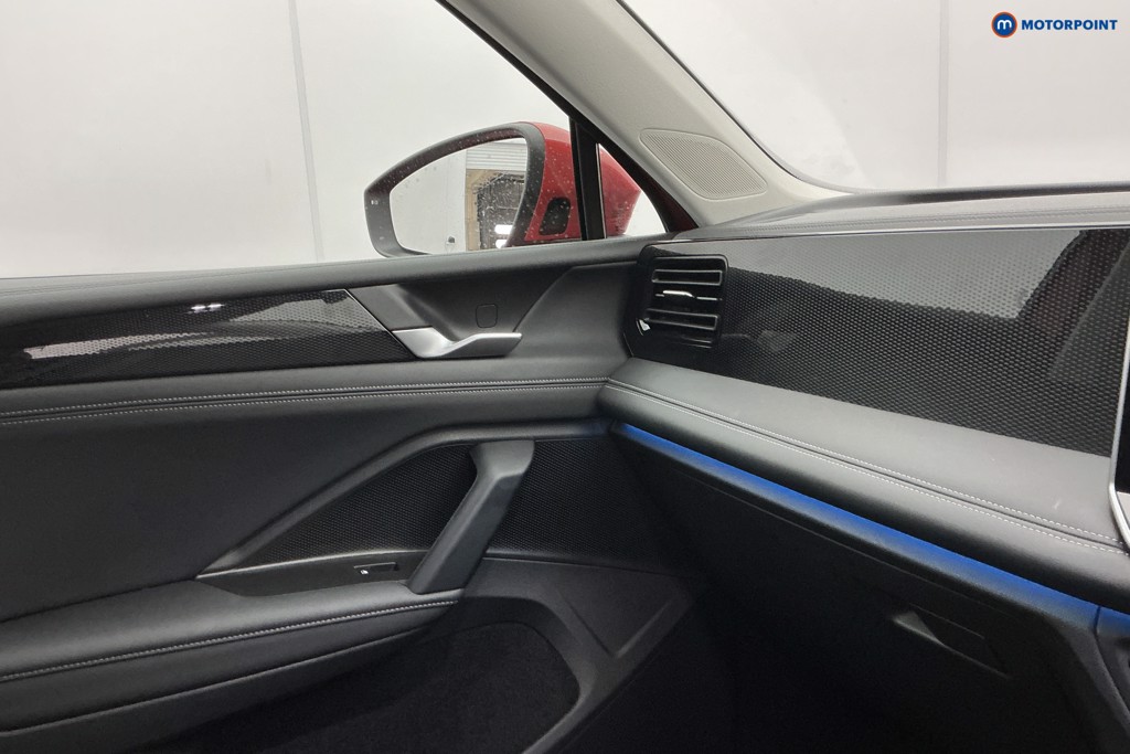 Volkswagen Tiguan Life Automatic Petrol SUV - Stock Number (1634926) - 20th supplementary image