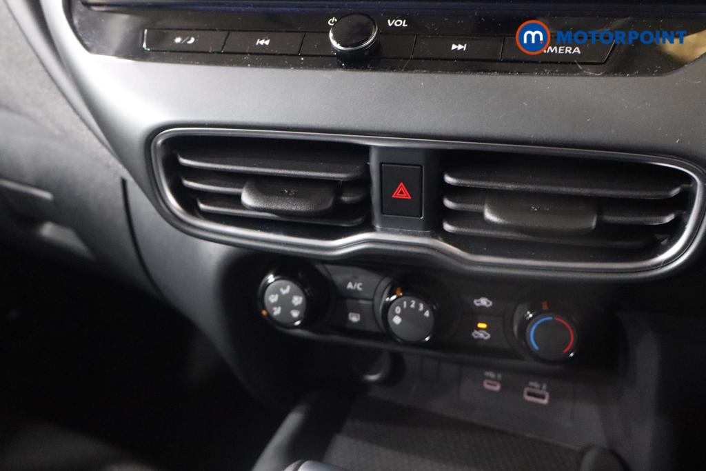 Nissan Juke Acenta Premium Automatic Petrol SUV - Stock Number (1635030) - 4th supplementary image