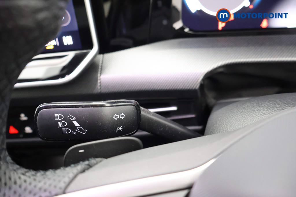 Volkswagen Golf R-Line Automatic Diesel Hatchback - Stock Number (1635148) - 5th supplementary image