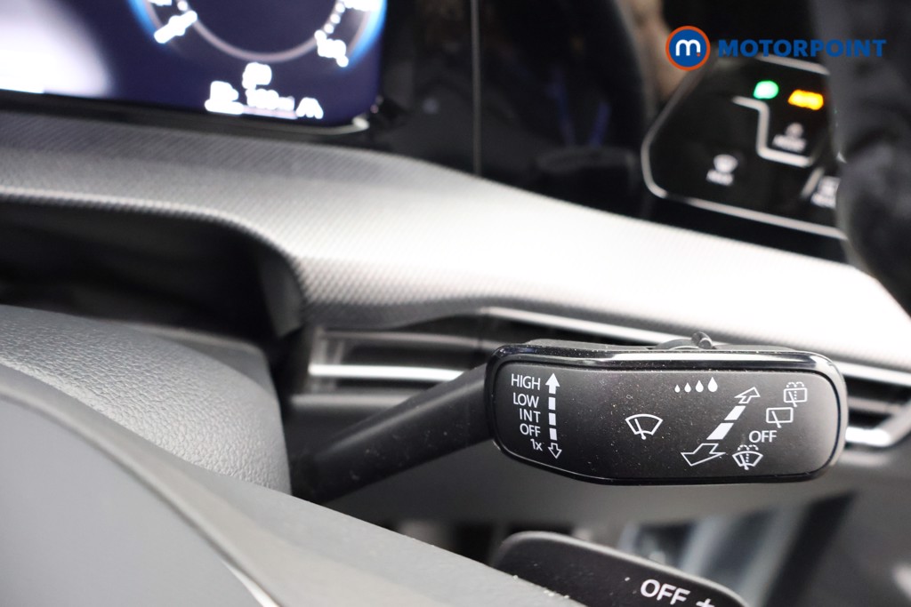Volkswagen Golf R-Line Automatic Diesel Hatchback - Stock Number (1635148) - 6th supplementary image