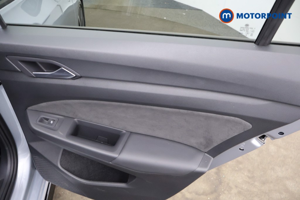 Volkswagen Golf R-Line Automatic Diesel Hatchback - Stock Number (1635148) - 18th supplementary image