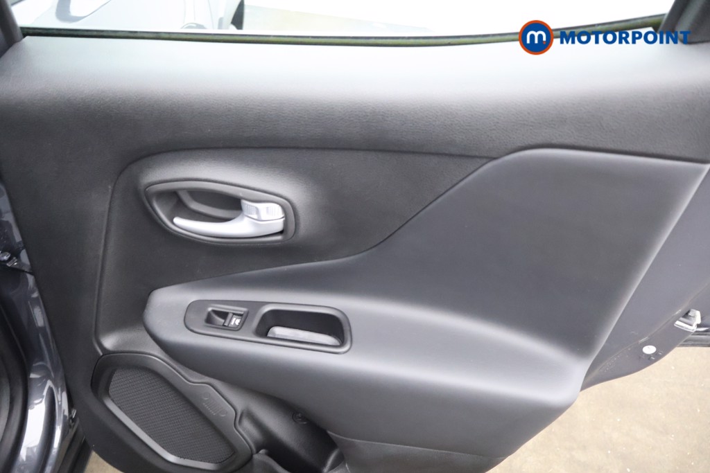 Jeep Renegade Altitude Automatic Petrol SUV - Stock Number (1635942) - 17th supplementary image