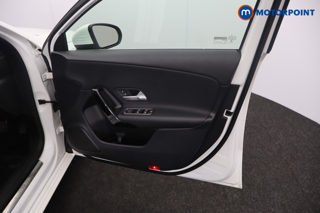 Mercedes-Benz A Class SE Manual Petrol Hatchback - Stock Number (1565052) - 16th supplementary image