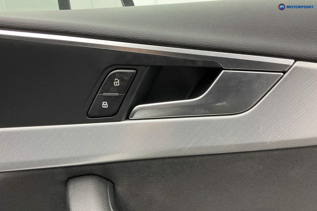 Audi A4 Technik Automatic Diesel Estate - Stock Number (1607543) - 29th supplementary image