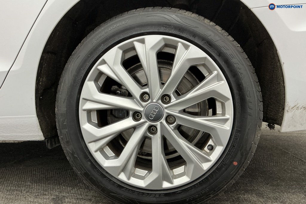 Audi A4 Technik Automatic Diesel Estate - Stock Number (1607543) - 38th supplementary image