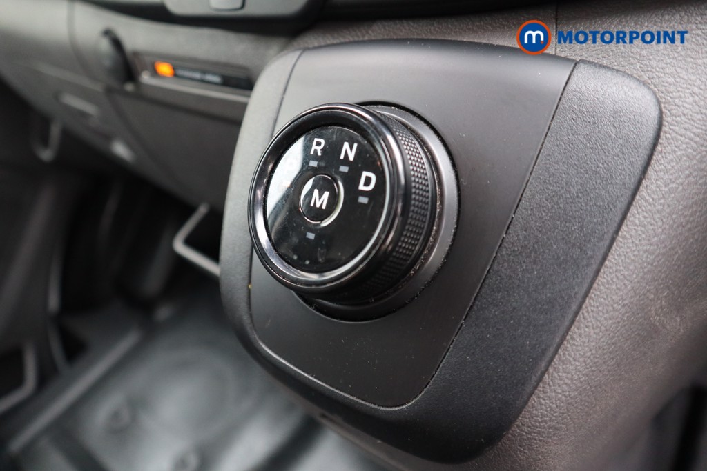 Ford Transit Limited Automatic Diesel Medium Roof Van - Stock Number (1611992) - 9th supplementary image