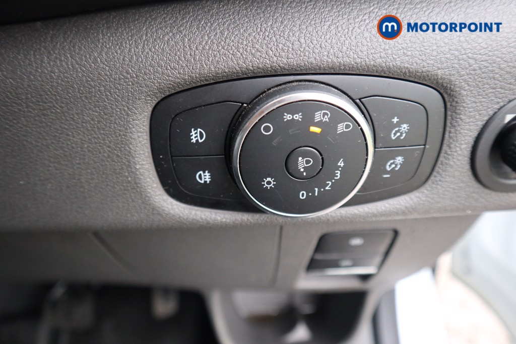 Ford Transit Limited Automatic Diesel Medium Roof Van - Stock Number (1611992) - 10th supplementary image