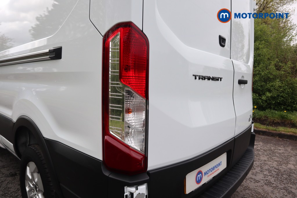 Ford Transit Limited Automatic Diesel Medium Roof Van - Stock Number (1611992) - 24th supplementary image