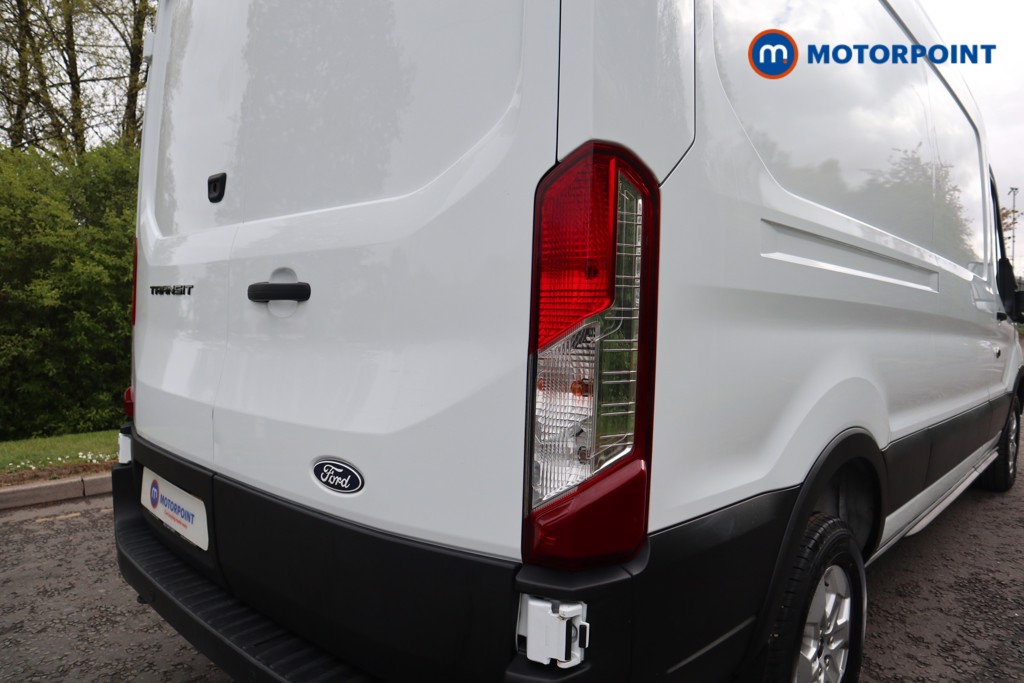 Ford Transit Limited Automatic Diesel Medium Roof Van - Stock Number (1611992) - 25th supplementary image