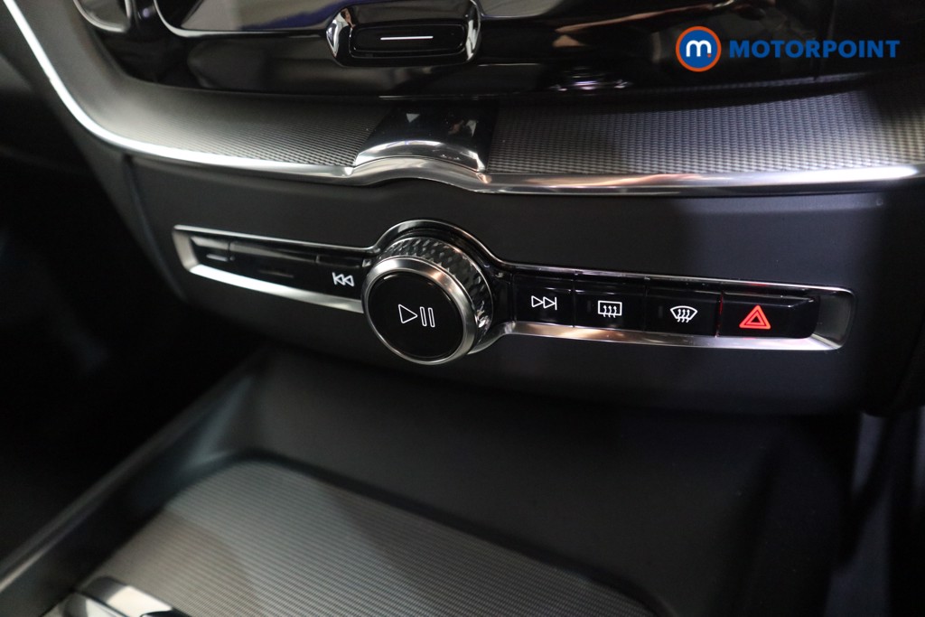 Volvo Xc60 Plus Automatic Petrol Plug-In Hybrid SUV - Stock Number (1621656) - 7th supplementary image
