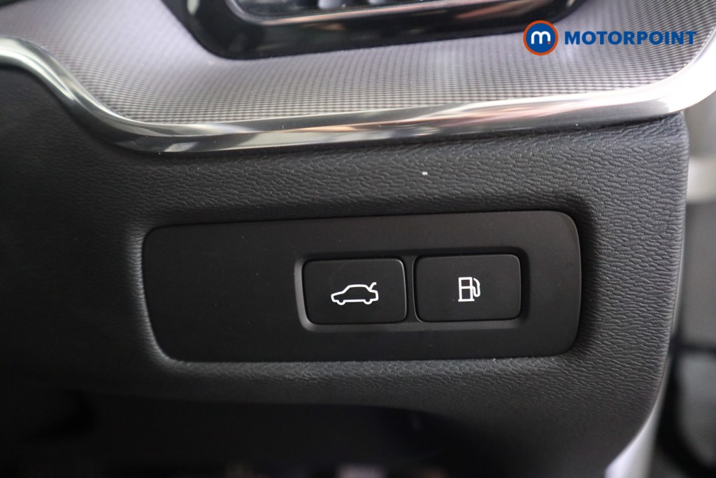 Volvo Xc60 Plus Automatic Petrol Plug-In Hybrid SUV - Stock Number (1621656) - 12th supplementary image