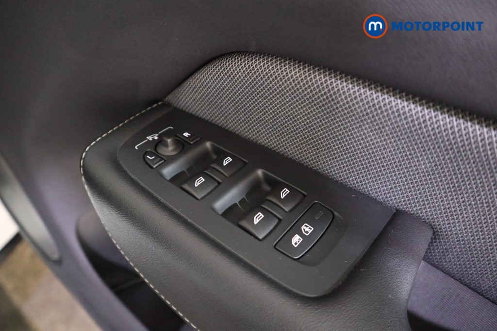 Volvo Xc60 Plus Automatic Petrol Plug-In Hybrid SUV - Stock Number (1621656) - 14th supplementary image