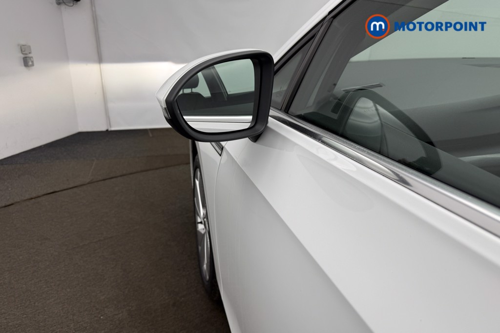 Volkswagen Golf Style Manual Petrol Hatchback - Stock Number (1621970) - 30th supplementary image