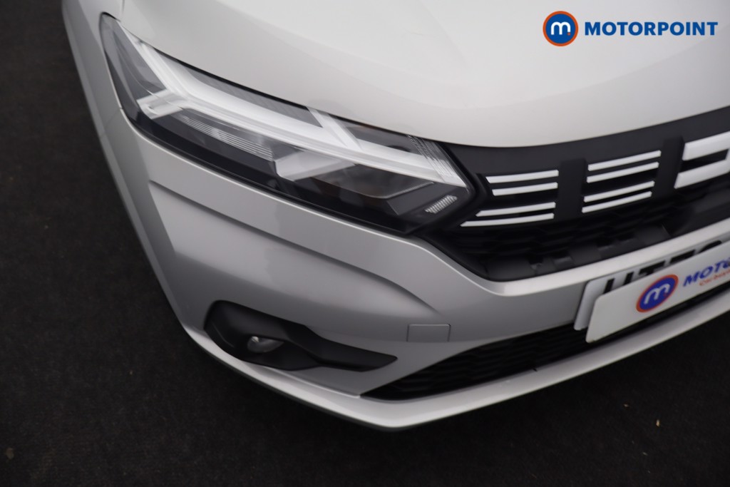 Dacia Sandero Expression Manual Petrol Hatchback - Stock Number (1625412) - 38th supplementary image