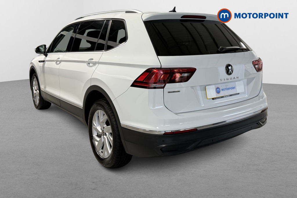 Volkswagen Tiguan Allspace Life Automatic Petrol SUV - Stock Number (1626256) - Passenger side rear corner