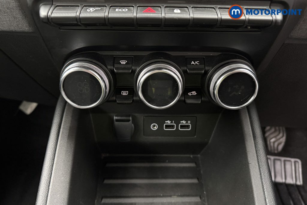 Renault Clio Evolution Manual Petrol Hatchback - Stock Number (1627630) - 14th supplementary image