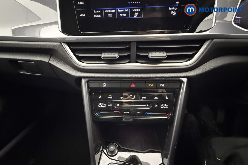 Volkswagen T-Roc Style Manual Petrol SUV - Stock Number (1629162) - 4th supplementary image