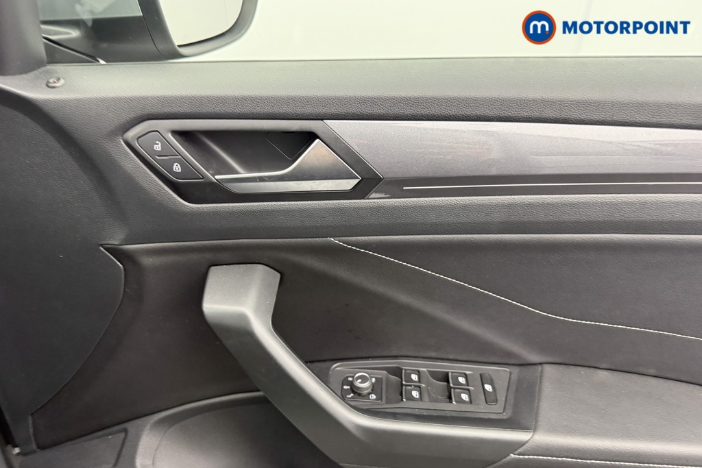 Volkswagen T-Roc Style Manual Petrol SUV - Stock Number (1629162) - 10th supplementary image
