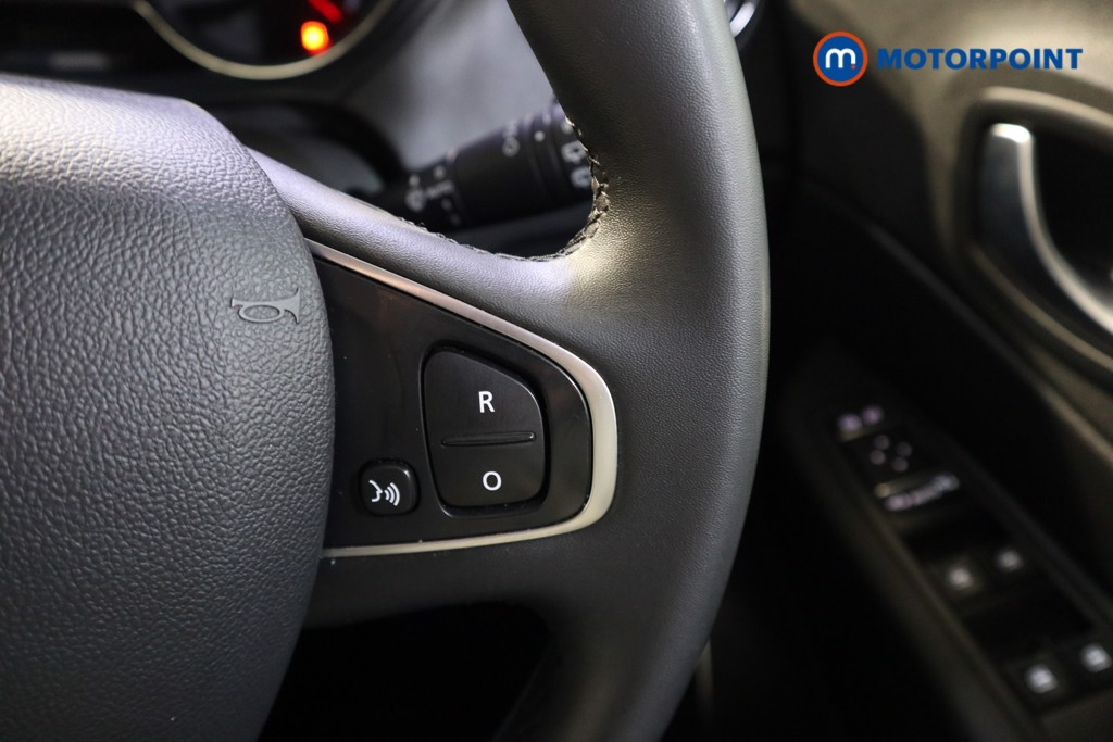 Renault Captur Iconic Manual Petrol SUV - Stock Number (1629396) - 4th supplementary image