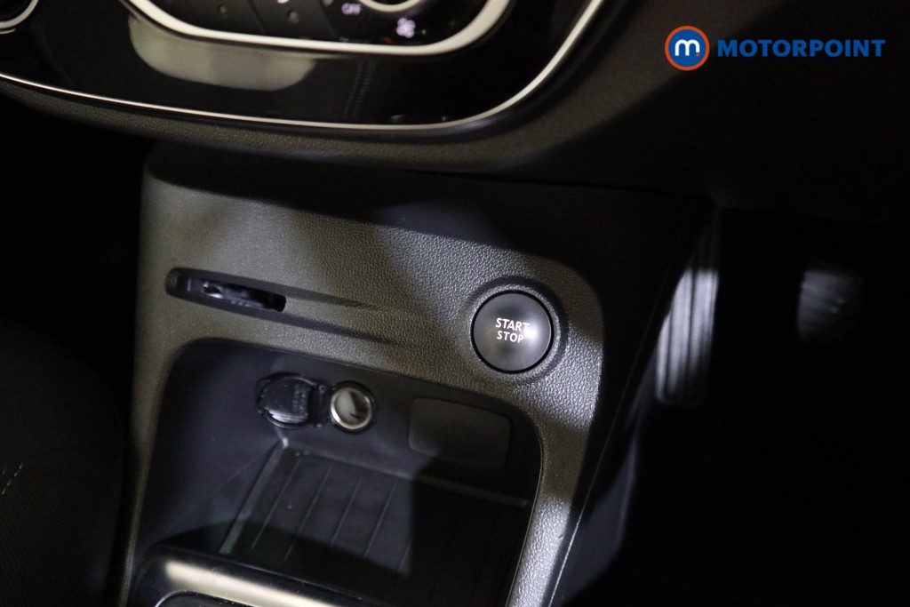 Renault Captur Iconic Manual Petrol SUV - Stock Number (1629396) - 8th supplementary image