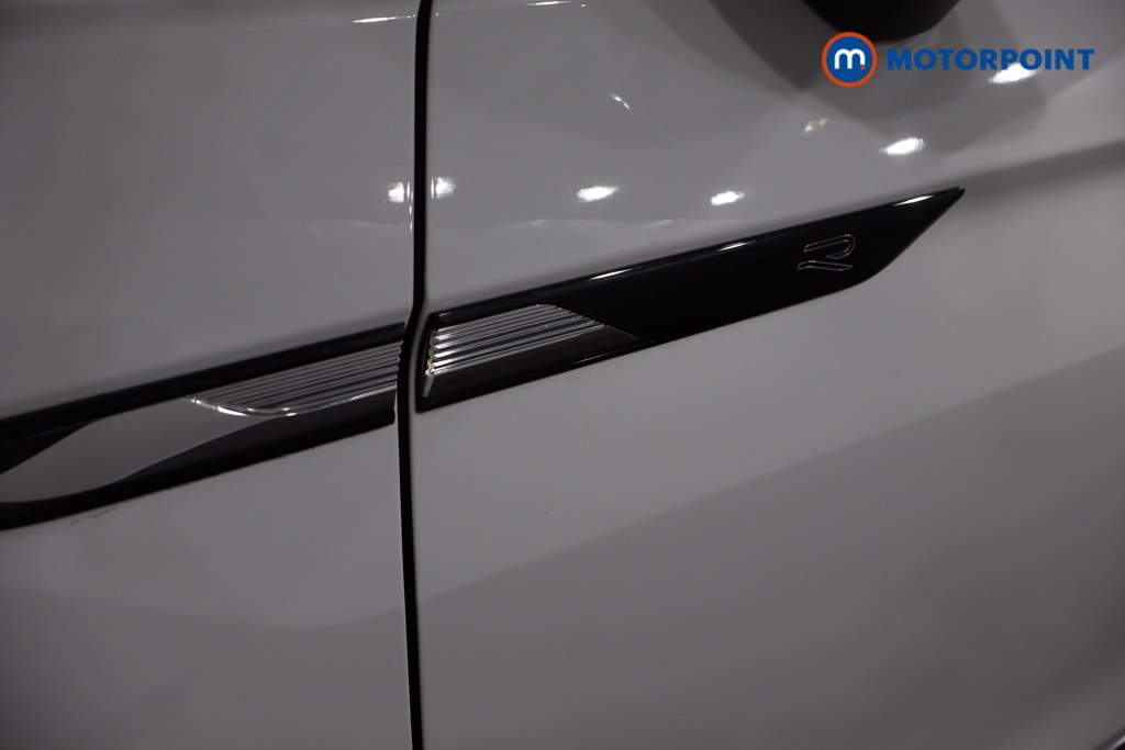 Volkswagen Tiguan R-Line Automatic Petrol SUV - Stock Number (1630968) - 33rd supplementary image
