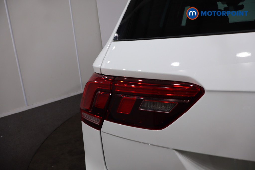 Volkswagen Tiguan R-Line Automatic Petrol SUV - Stock Number (1630968) - 42nd supplementary image