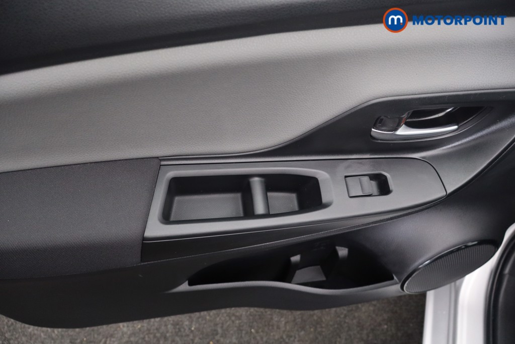 Toyota Yaris Icon Automatic Petrol Hatchback - Stock Number (1631064) - 31st supplementary image