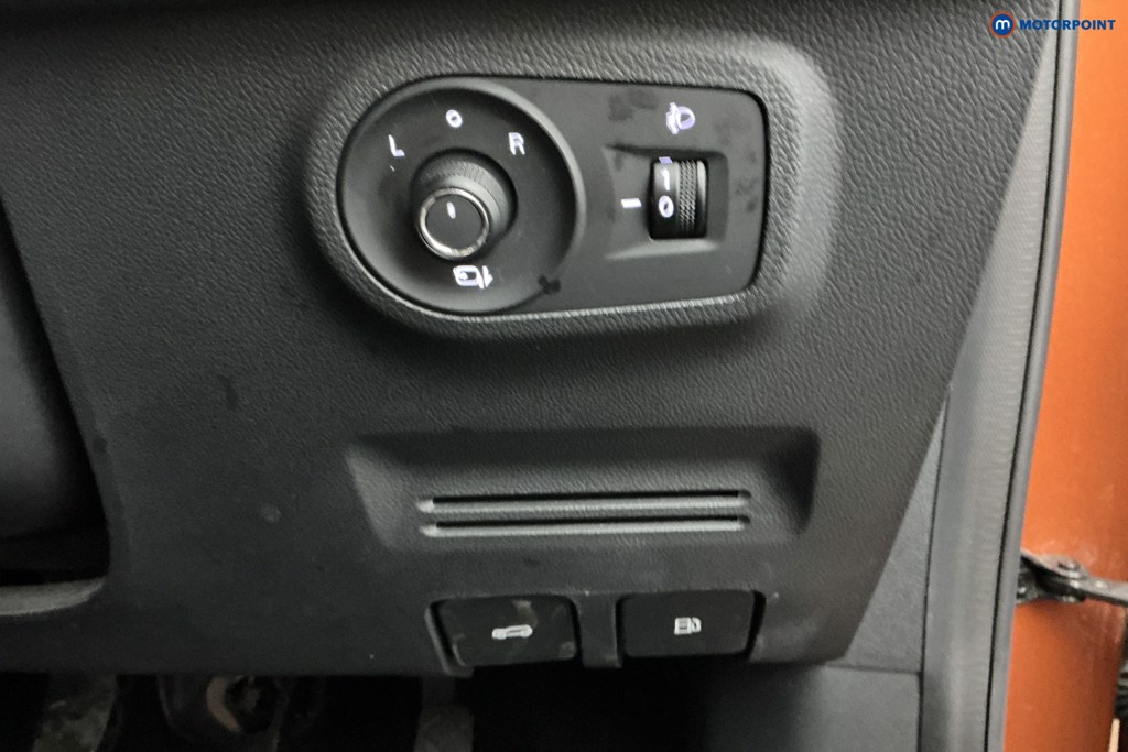 Mg Motor Uk ZS Exclusive Manual Petrol SUV - Stock Number (1631131) - 22nd supplementary image