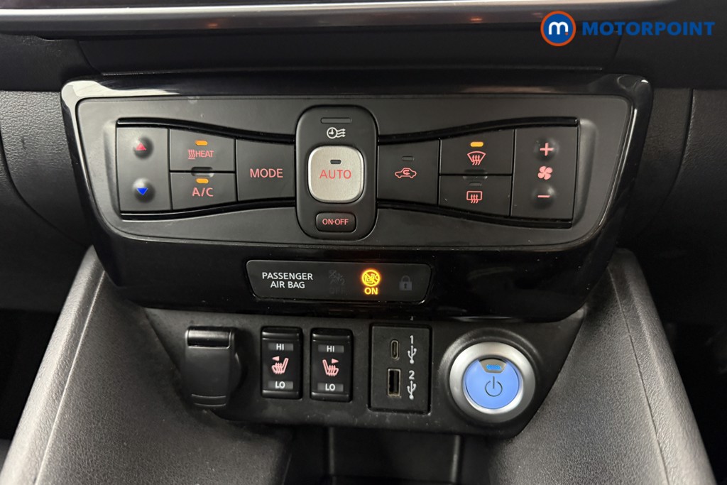 Nissan Leaf N-Connecta Automatic Electric Hatchback - Stock Number (1631533) - 4th supplementary image