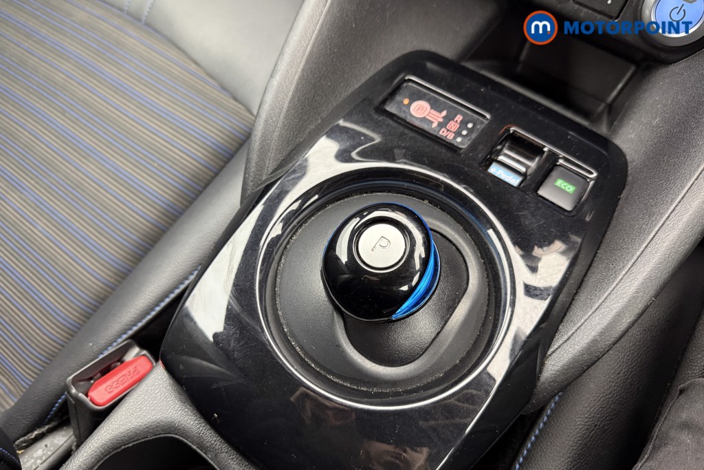 Nissan Leaf N-Connecta Automatic Electric Hatchback - Stock Number (1631533) - 5th supplementary image
