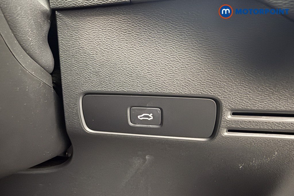 Volvo Xc40 Plus Automatic Petrol SUV - Stock Number (1631700) - 8th supplementary image