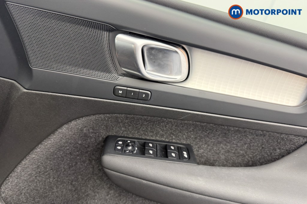 Volvo Xc40 Plus Automatic Petrol SUV - Stock Number (1631700) - 9th supplementary image